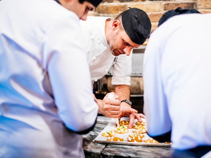 revolyutsiya_vkusa_ili_pervyy_uzhin_v_chetyre_ruki_v_erevane_foto - рис.1 revolyutsiya_vkusa_ili_pervyy_uzhin_v_chetyre_ruki_v_erevane_foto - рис.1