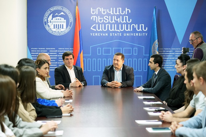 den_studentov_v_egu_so_stipendiatami_byblos_bank_armeniya - рис.4