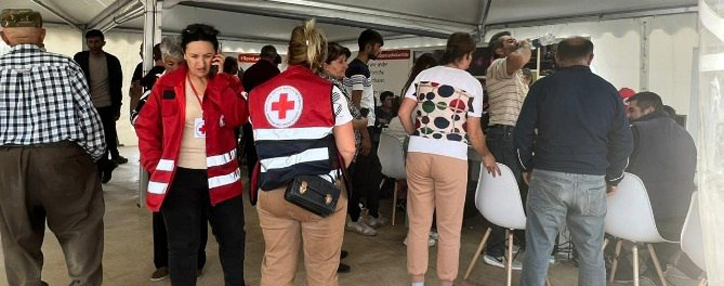 В Армению из Нагорного Карабаха прибыли 70 500 вынужденных переселенцев - правительство