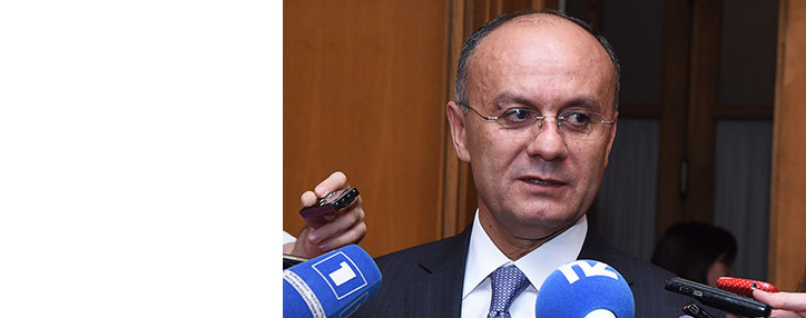 Экс-министру обороны Армении угрожали компроматом - газета