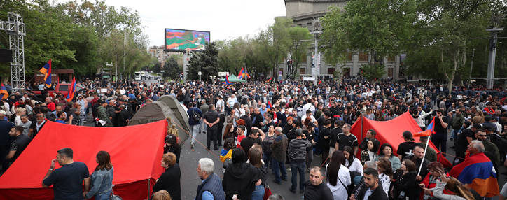 Оппозиция разбирает палаточный лагерь на площади Франции в Ереване. Обнародована новая стратегия борьбы