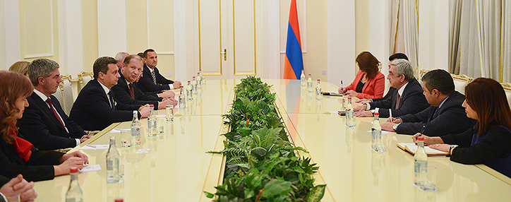 Армения заинтересована в расширении сотрудничества со Словакией - президент