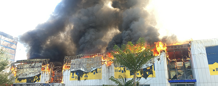 Major fire occurs in Domus hypermarket in Yerevan