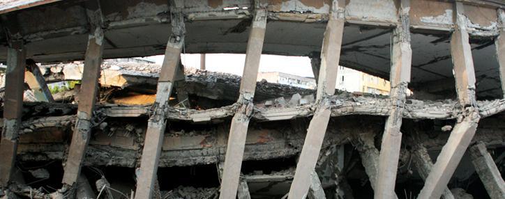 Сотрудники МЧС взорвали здание ереванского цирка