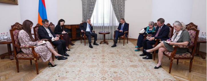 Григорян обсудил со спецпредставителем ЕС возобновление железнодорожного сообщения Ерасх-Джульфа-Мегри-Горадиз