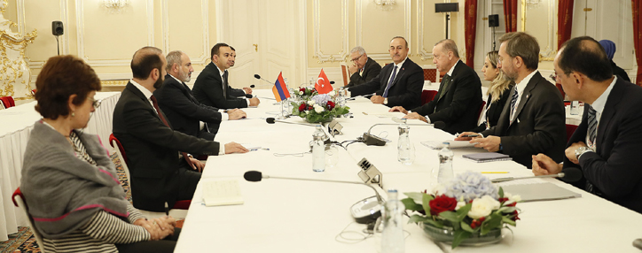 Երրորդ երկրների քաղաքացիների համար ցամաքային սահմանի բացում, ուղիղ օդային բեռնափոխադրումներ. Փաշինյան-Էրդողան առաջին հանդիպման արդյունքները