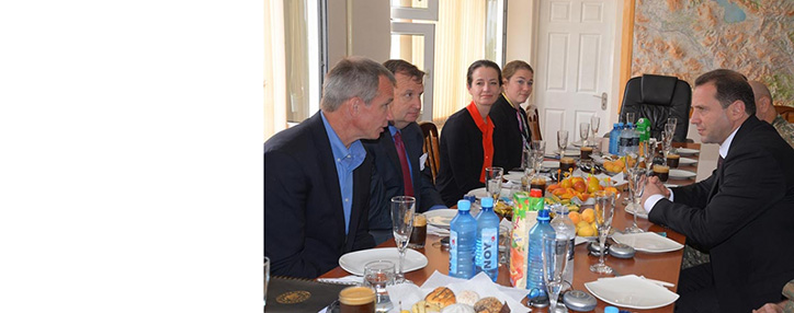 Представители комитета по ВС Сената США посетили граничащую с Азербайджаном Тавушскую область Армении