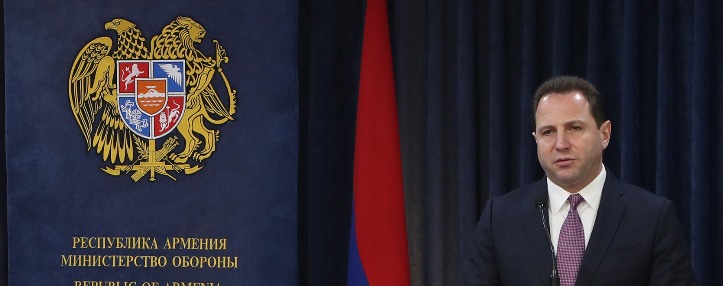 СМИ сообщают об отставке министра обороны Армении