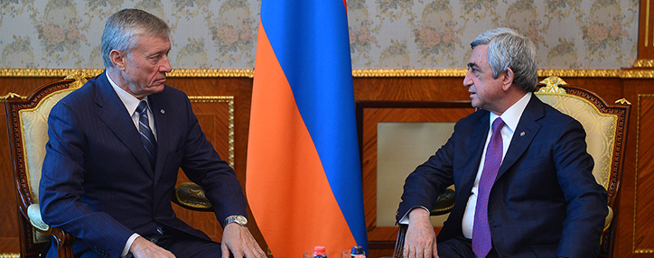 Саргсян обсудил с Бордюжей резкую эскалацию напряженности в Карабахе