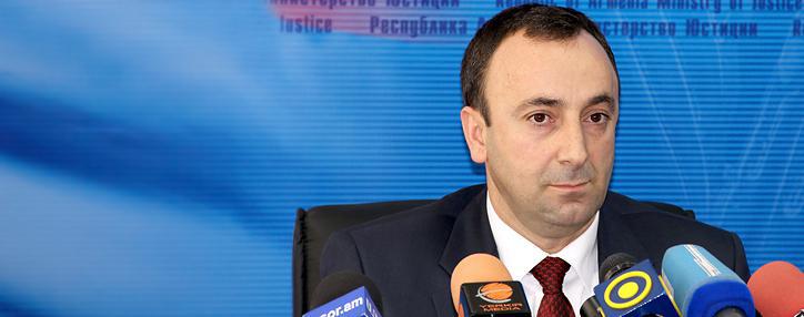 Министр юстиции Армении посоветовал своему венгерскому коллеге задуматься об отставке