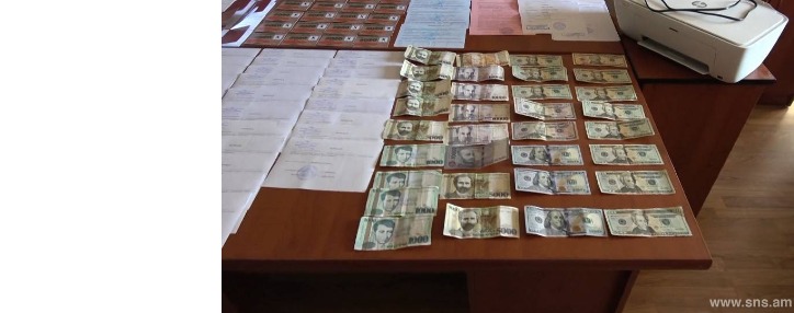 СНБ раскрыла случаи подделки официальных документов и их продажи