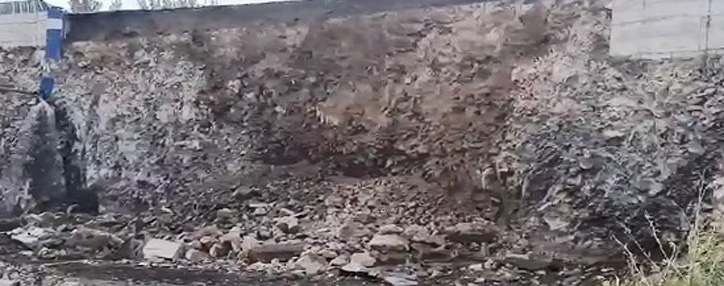 Երևանի Ծիծեռնակաբերդի խճուղին փակ է փլուզման հետևանքով (ՎԻԴԵՈ)