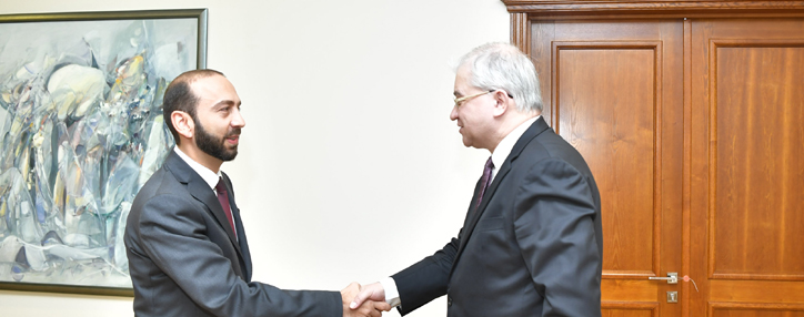 Сопредседатель МГ ОБСЕ от России Игорь Ховаев встретился с Араратом Мирзояном