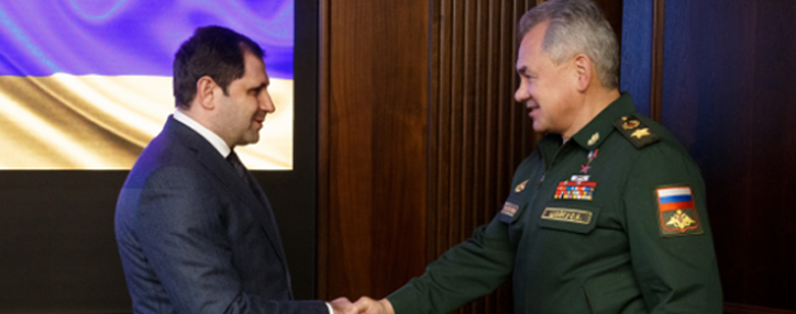 Russian, Armenian defense ministers discuss ways to enhance interaction 
