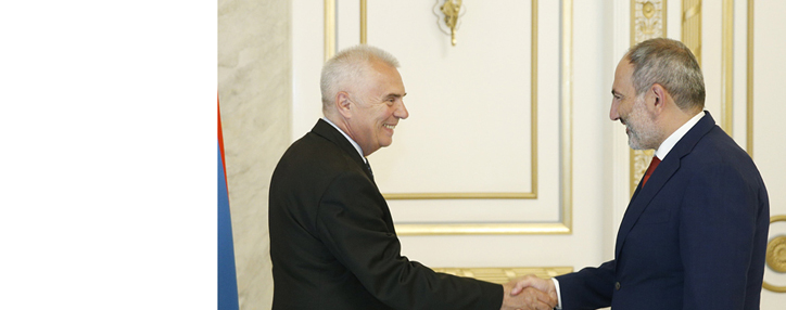 Пашинян попрощался с бывшим главой делегации ЕС Петром Свитальским