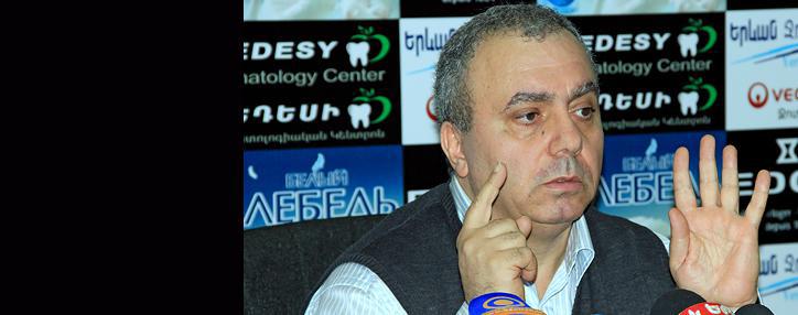 Экс-премьер Армении назвал антиконституционными обсуждения проекта госбюджета на 2013 год