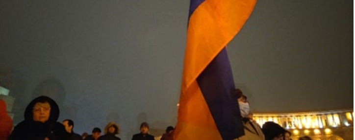 Протестующие в Ереване временно разблокировали здание правительства. Митинг продолжится до выполнения всех требований