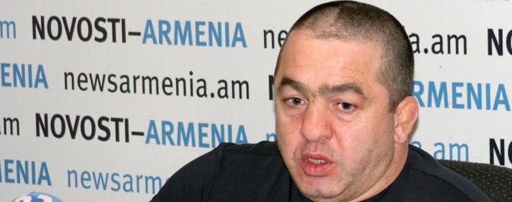 Լևոն Ջուլֆալակյանը Եվրոպայի առաջնության կազմի և Արսեն Ջուլֆալակյանի բացակայության մասին