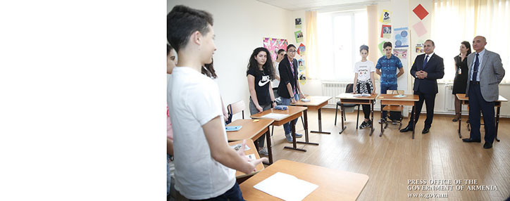 Armenian premier visits prestigious education establishment in Yerevan