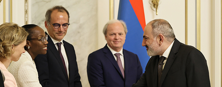 Пашинян обсудил с делегациями ВБ и МФК возможности диверсификации экономики Армении