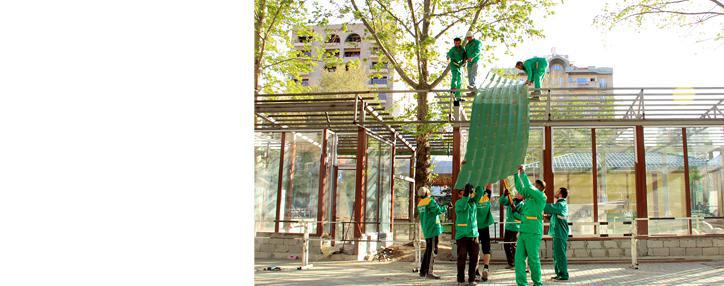 Демонтаж ларьков происходит в сквере в центре Еревана 