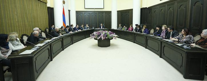 Вопрос предоставления компенсаций 18 семьям в рамках застройки улицы Фирдуси решен