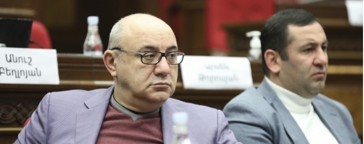 Депутат от правящего «Гражданского договора» Гурген Арсенян сложил полномочия