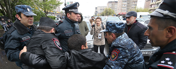Полиция Армении предупреждает о решении разогнать митинги в Ереване