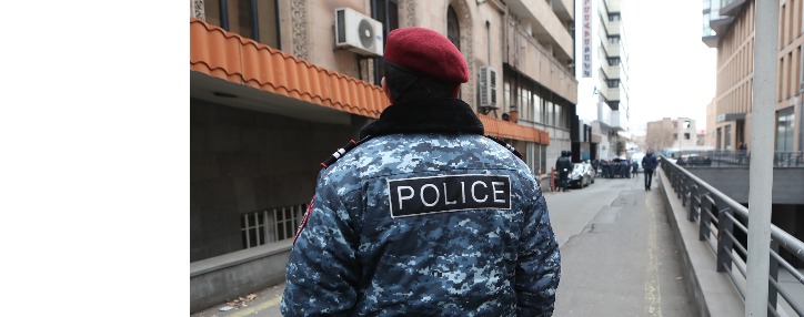 «Էրեբունի պլազայում» զինված անձը կրակոցներ է հնչեցրել, ընթանում են բանակցություններ. ոստիկանություն