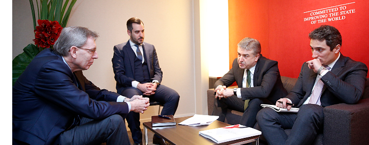 Armenian PM meets with major international companies’ leadership in Davos