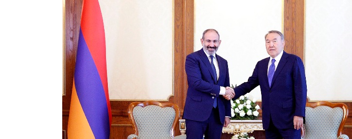 Премьер Армении провел телефонную беседу с Назарбаевым