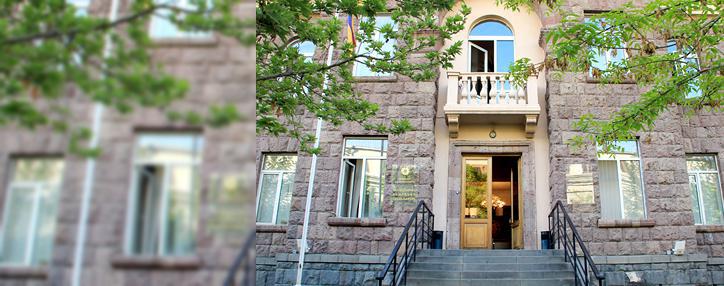 Центризбирком утвердил списки политсил, участвующих во внеочередных парламентских выборах в Армении