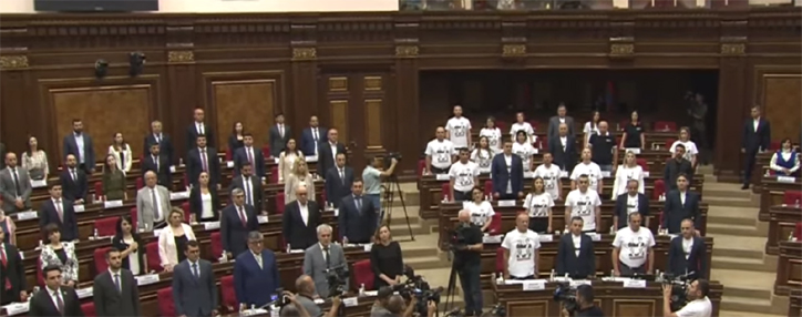 Симонян: оппозиционных депутатов не лишат мандатов