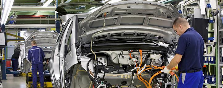 "АвтоВАЗ" с апреля повышает рекомендованные розничные цены на автомобили LADA Granta