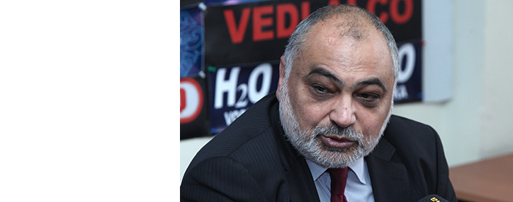 Сафрастян: Баку саботирует переговорный процесс по Карабаху