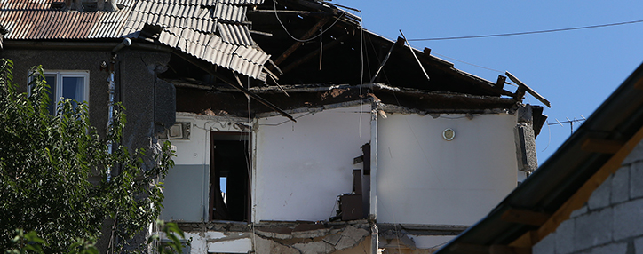 Զեյթունում գազի արտահոսքից մասնակի փլուզված շենքի տակից տղամարդու դի է դուրս բերվել (ՎԻԴԵՈ)