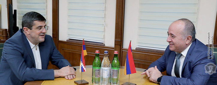 Аршак Карапетян обсудил с Араиком Арутюняном ситуацию в зоне соприкосновения арцахско-азербайджанских противоборствующих сил