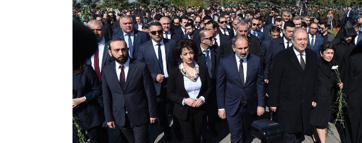  Премьер-министр и высшее руководство Армении почтили память жертв Геноцида армян