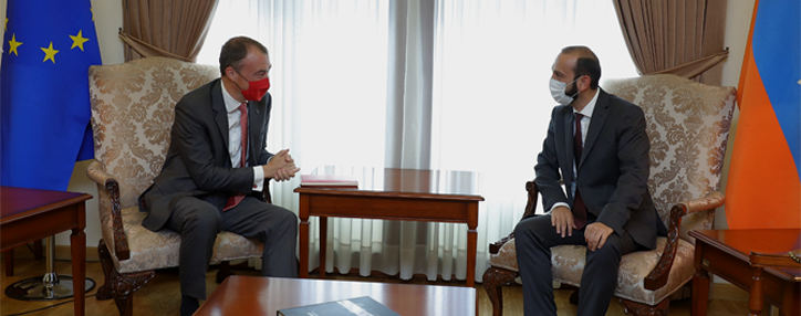 Глава МИД Армении назвал спецпредставителю ЕС условия региональной безопасности
