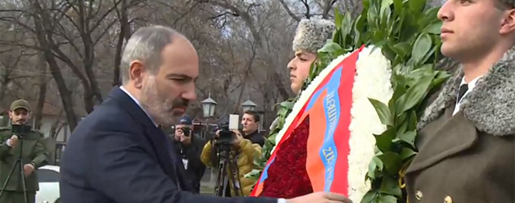 Пашинян почтил память жертв 1 марта