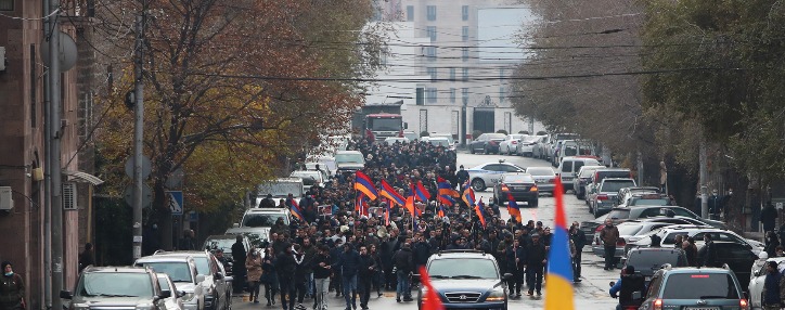 Требующие отставки Пашиняна граждане собрались у НС Армении (ВИДЕО)