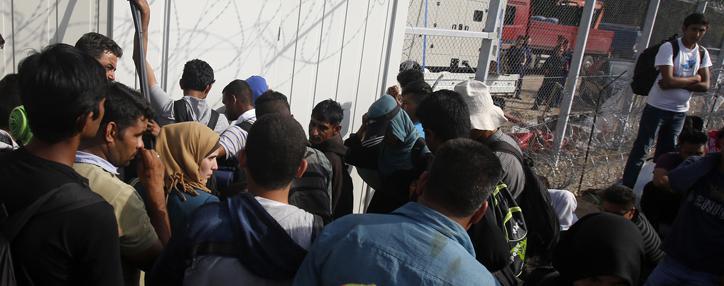 Швеция заявила о намерении депортировать десятки тысяч мигрантов