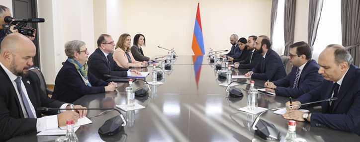 Глава миссии наблюдателей ЕС представил Мирзояну предстоящую работу в Армении
