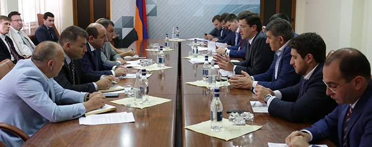 Armenia and Russia discuss establishing light industry joint venture