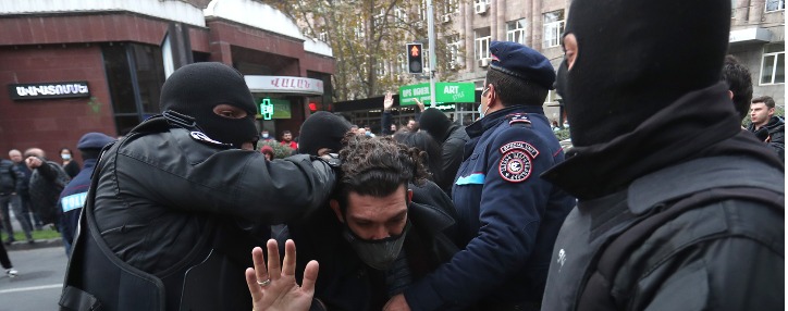 Ոստիկանություն. Փաշինյանի դեմ երևանյան ակցիաների ընթացքում բերման է ենթարկվել 85 անձ