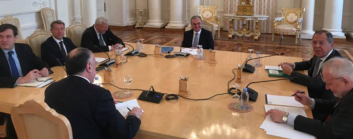 Встреча глав МИД Армении, Азербайджана и России продолжается с участием посредников