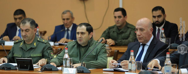 Armenian defense ministry discusses equipping engineering and fortification structures