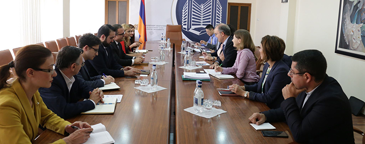 Глава Минэкономики Армении обсудил с делегацией МВФ развитие конкурентоспособности и производительности в экономике