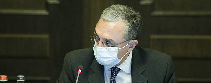 Мнацаканян призвал руководство Азербайджана отказаться от воинственной риторики