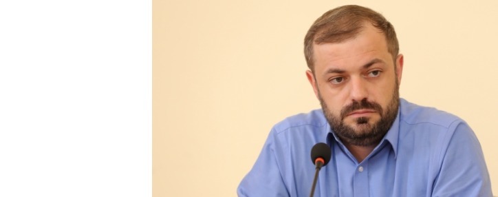 Էկոնոմիկայի նախարարը հանդիպել է Արմավիրի մարզի կարկուտից տուժած հողօգտագործողներին